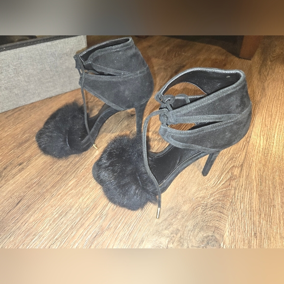 Michael Kors REMI Rabbit Fur Sandal - Picture 3 of 4